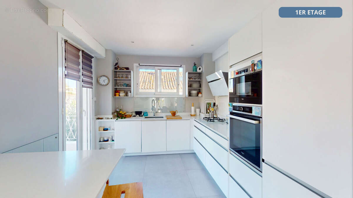 Villeneuve-Loubet, à deux pas du littoral, maison individuelle divisée en 2 beaux appartements - photo 6