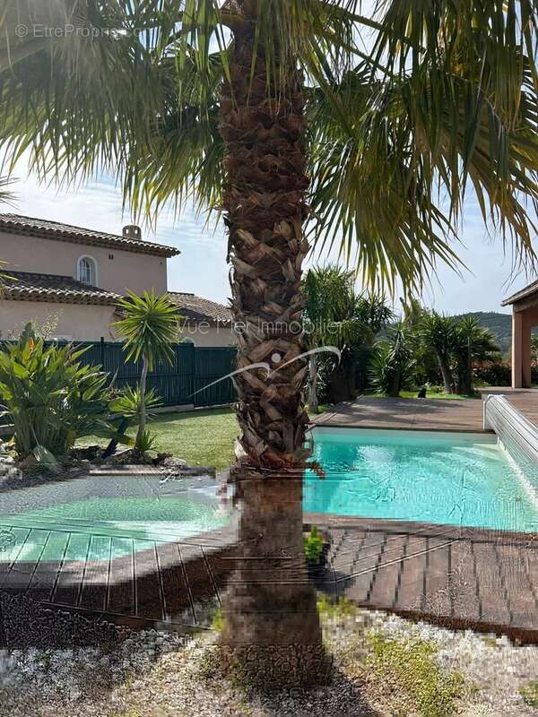 Maison à BORMES-LES-MIMOSAS