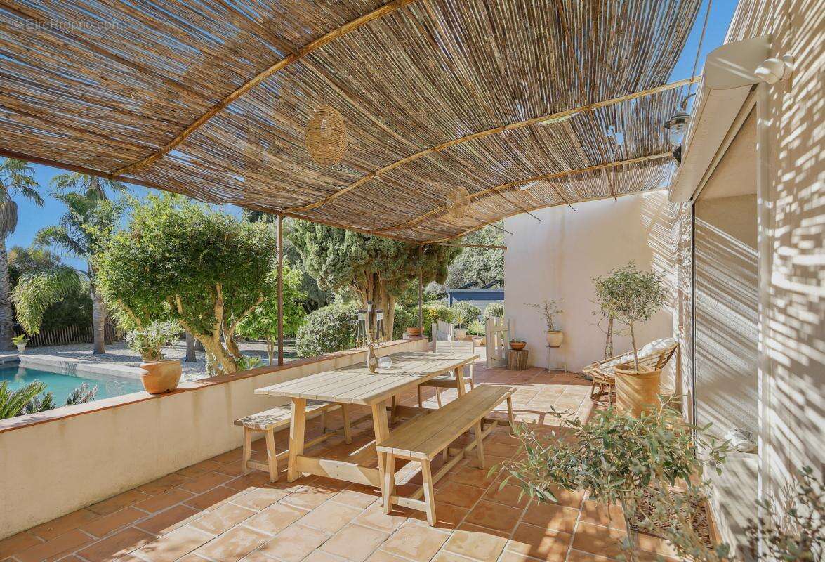 Maison à CARQUEIRANNE