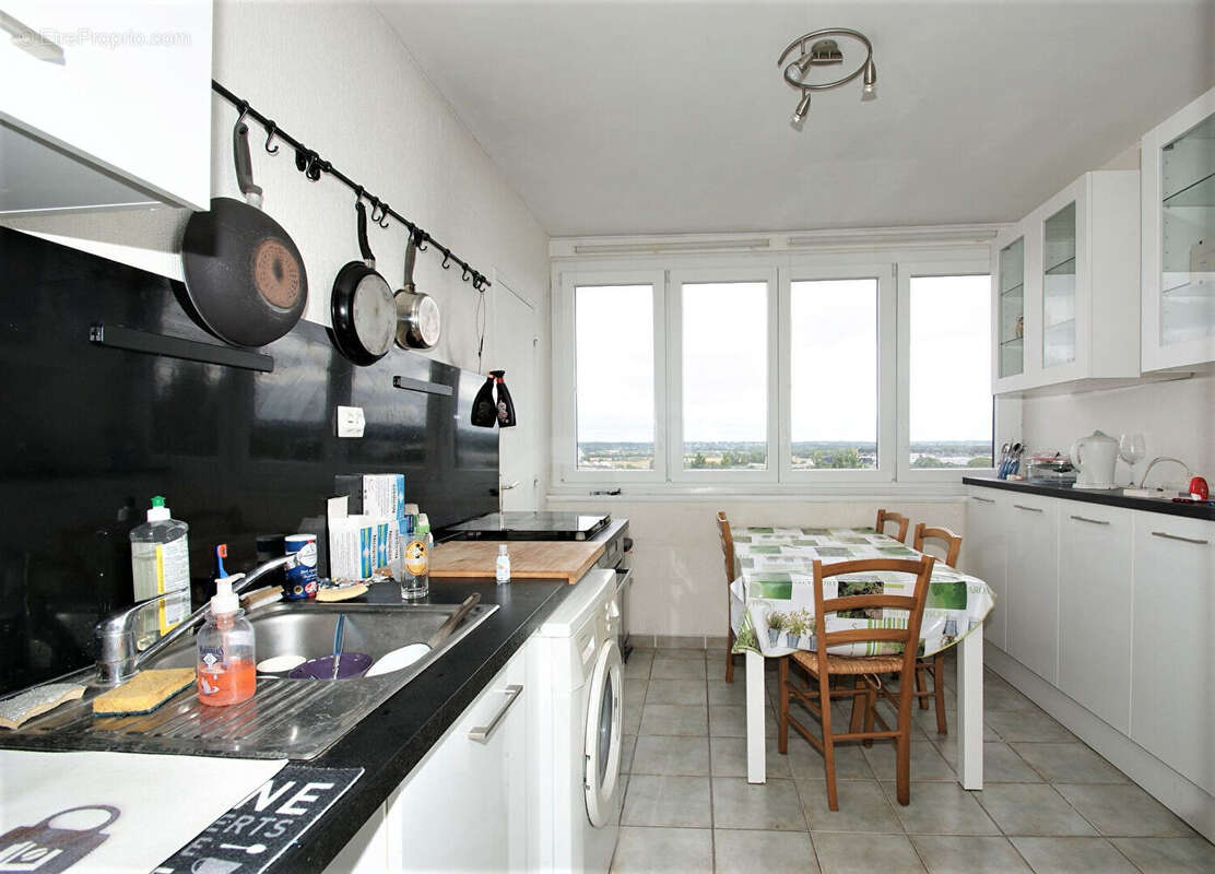 Appartement à FONTENAY-LE-FLEURY