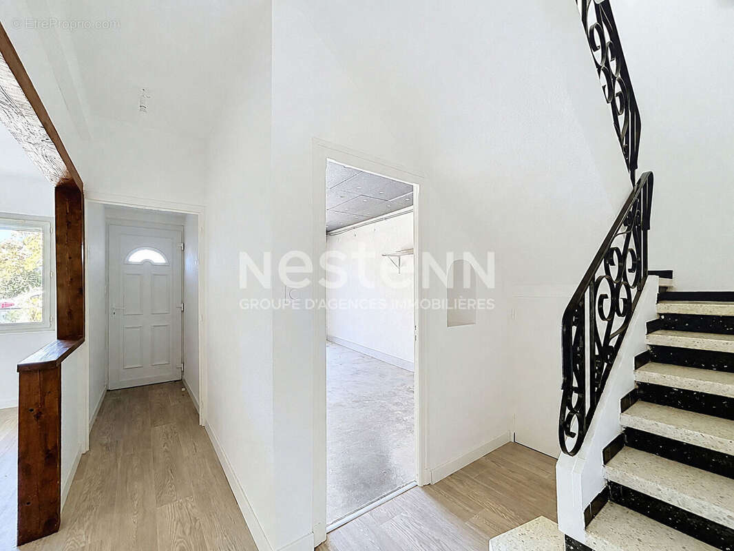 Maison 5 pièces de 107 m² avec garage et terrasses à Sigean - photo 5