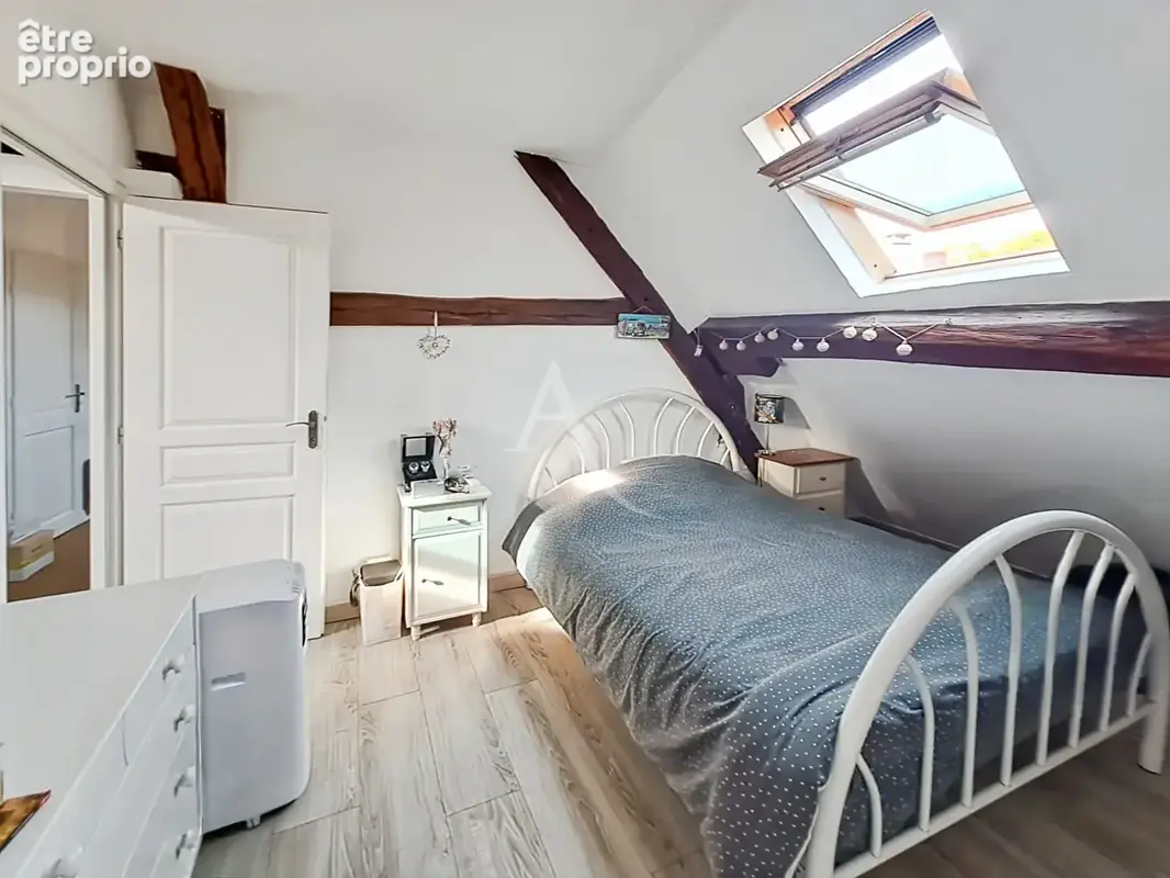 ARPAJON - Grande Rue - Appartement T1 de charme en dernier étage - photo 7