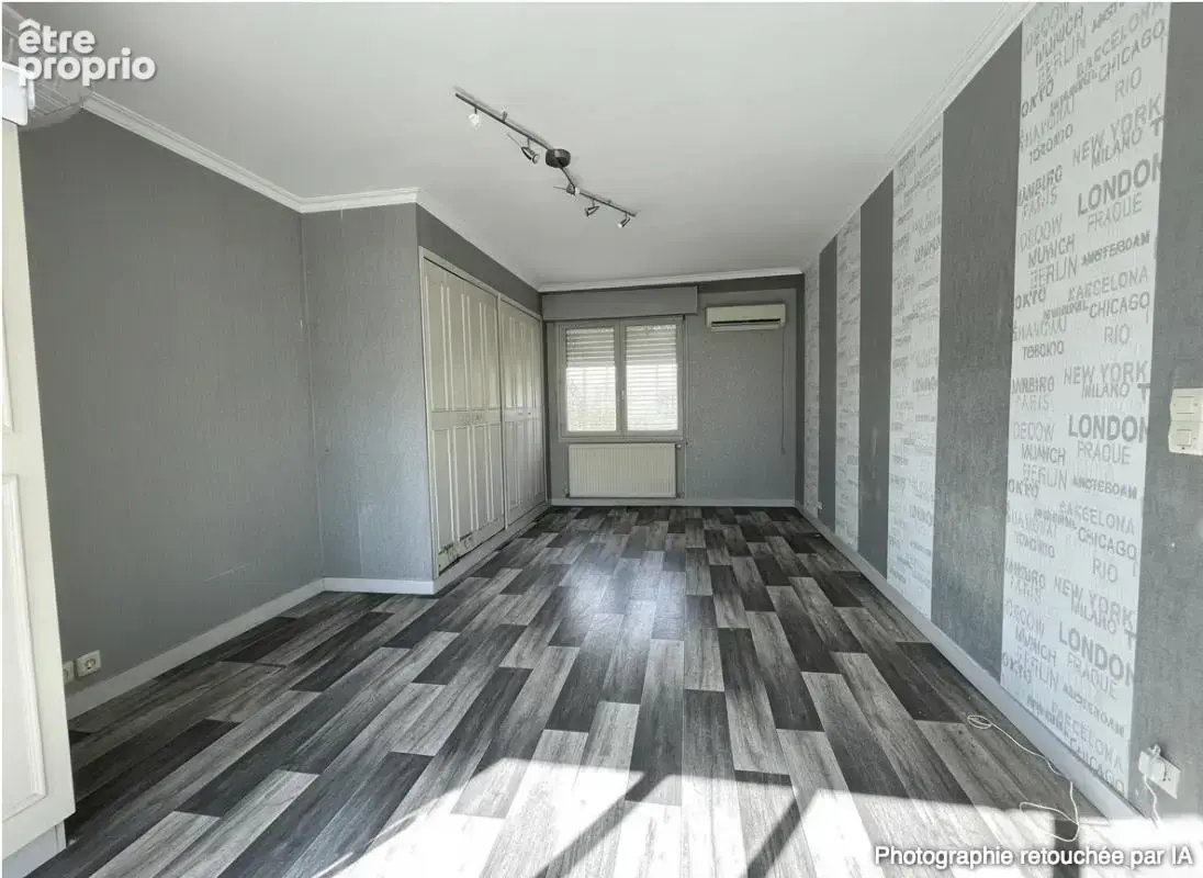 Chatellerault  - pavillon familial de 166 m² - 6 chambres + pièces modulables - terrain clos de 577 m² - photo 6