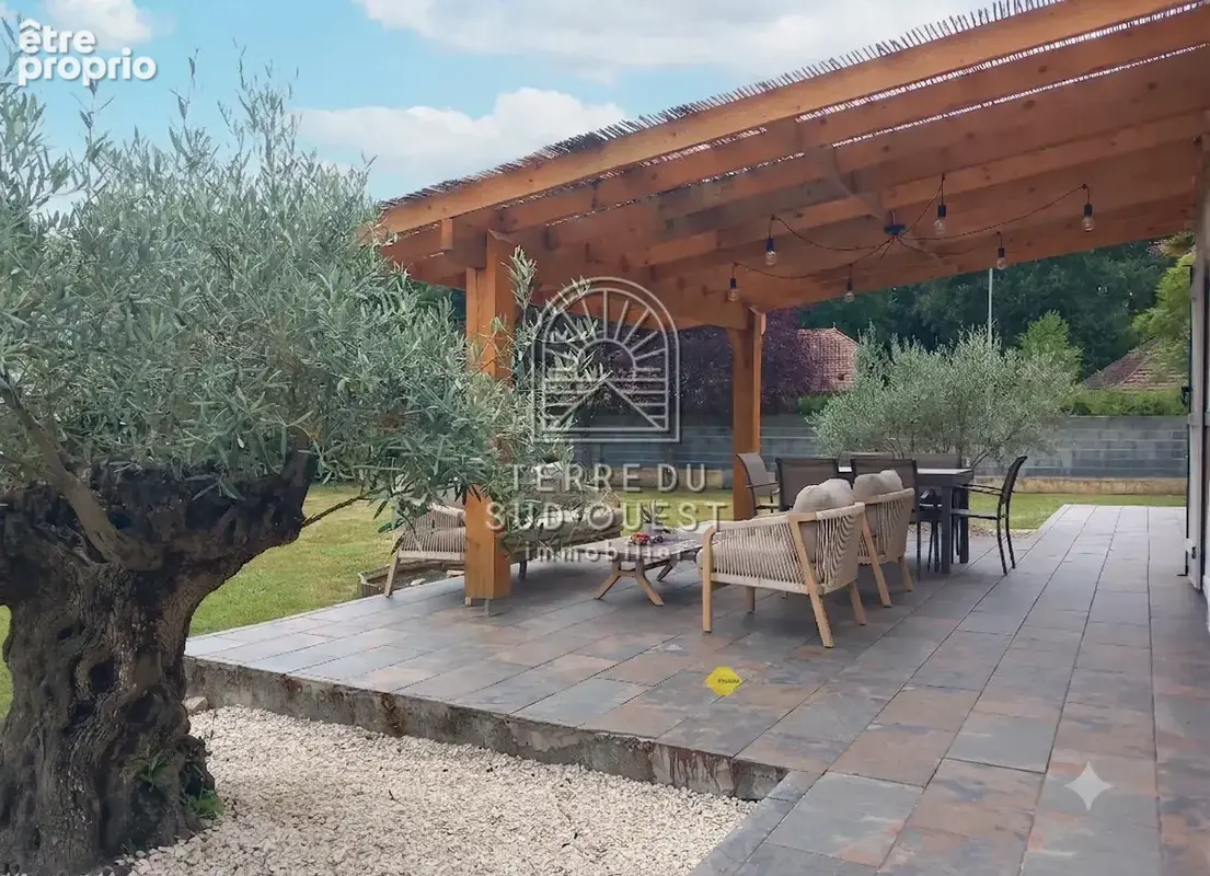 Maison familiale soignée avec piscine et espaces de vie généreux - photo 6