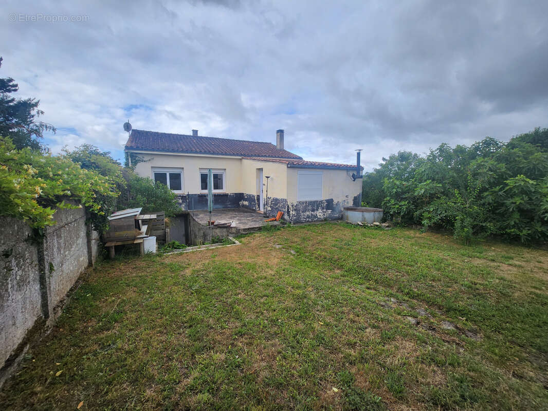 Maison à MAREUIL-SUR-LAY-DISSAIS