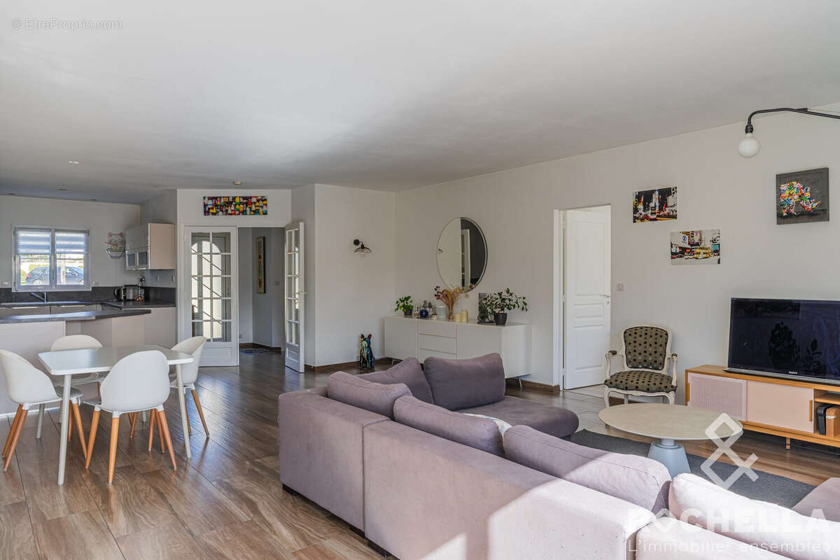 Maison 155 m² à Perigny  - photo 2