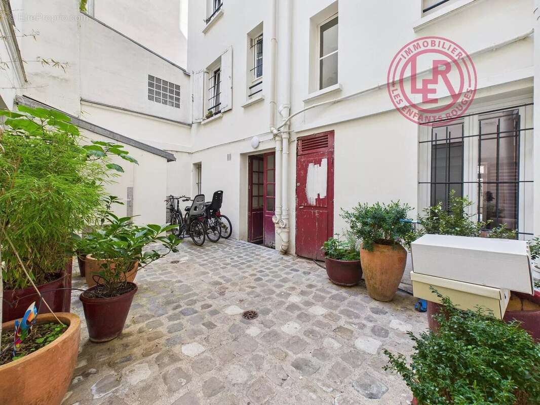 Appartement à PARIS-14E