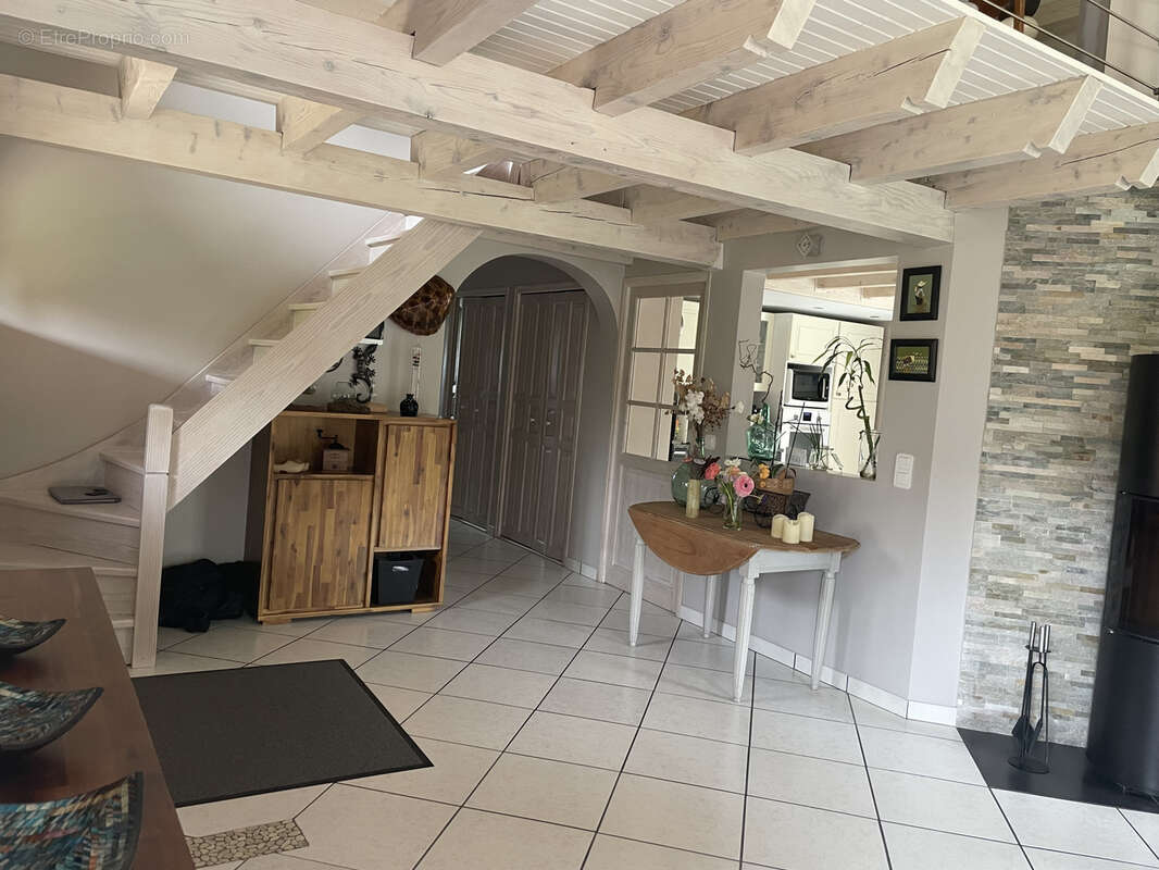 VILLA  de 201 M2  offrant 5 CHAMBRES - photo 18