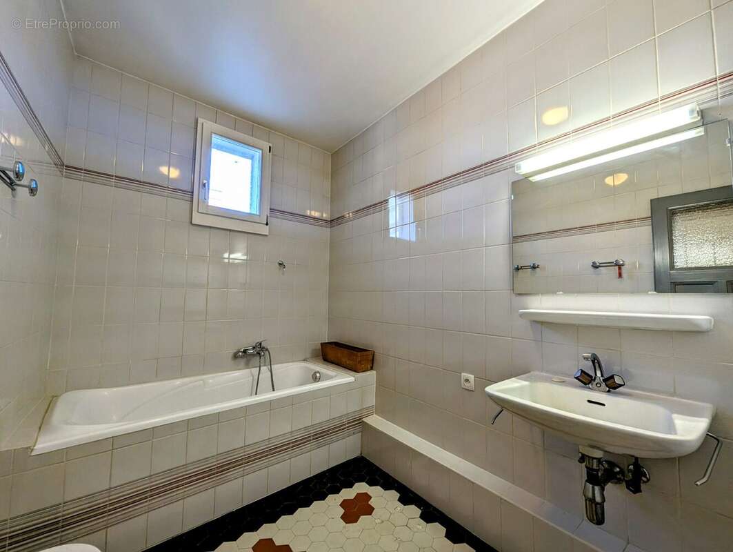 sdb - Appartement à GAILLARD