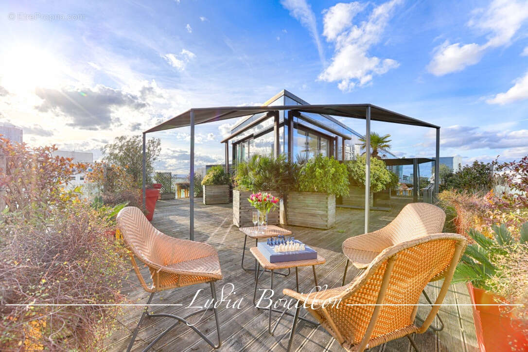 Appartement à COURBEVOIE