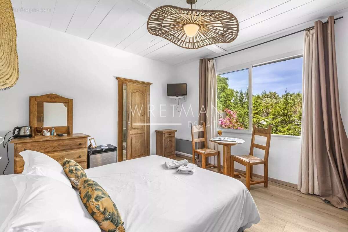 Maison à LES ISSAMBRES