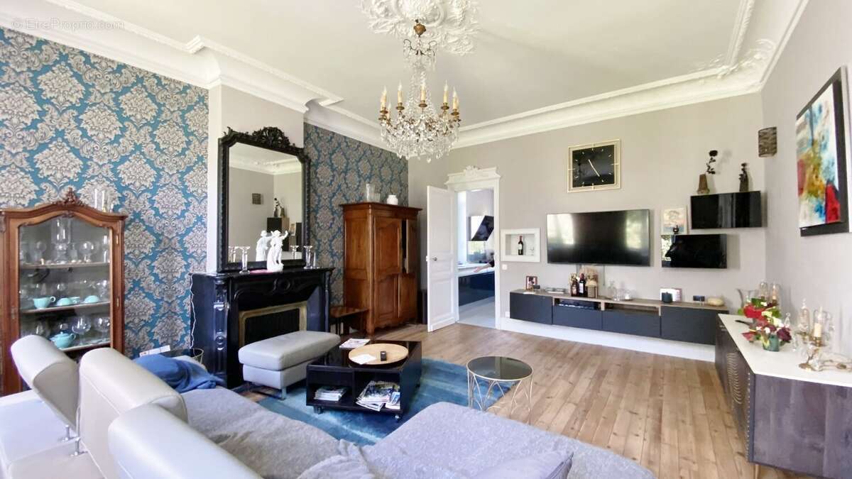 Maison à SAINT-JULIEN-EN-BORN