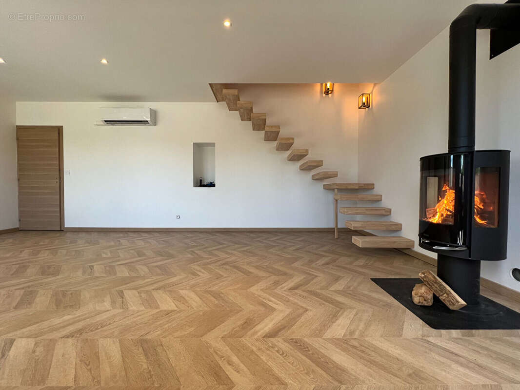 Maison à MONTALIEU-VERCIEU