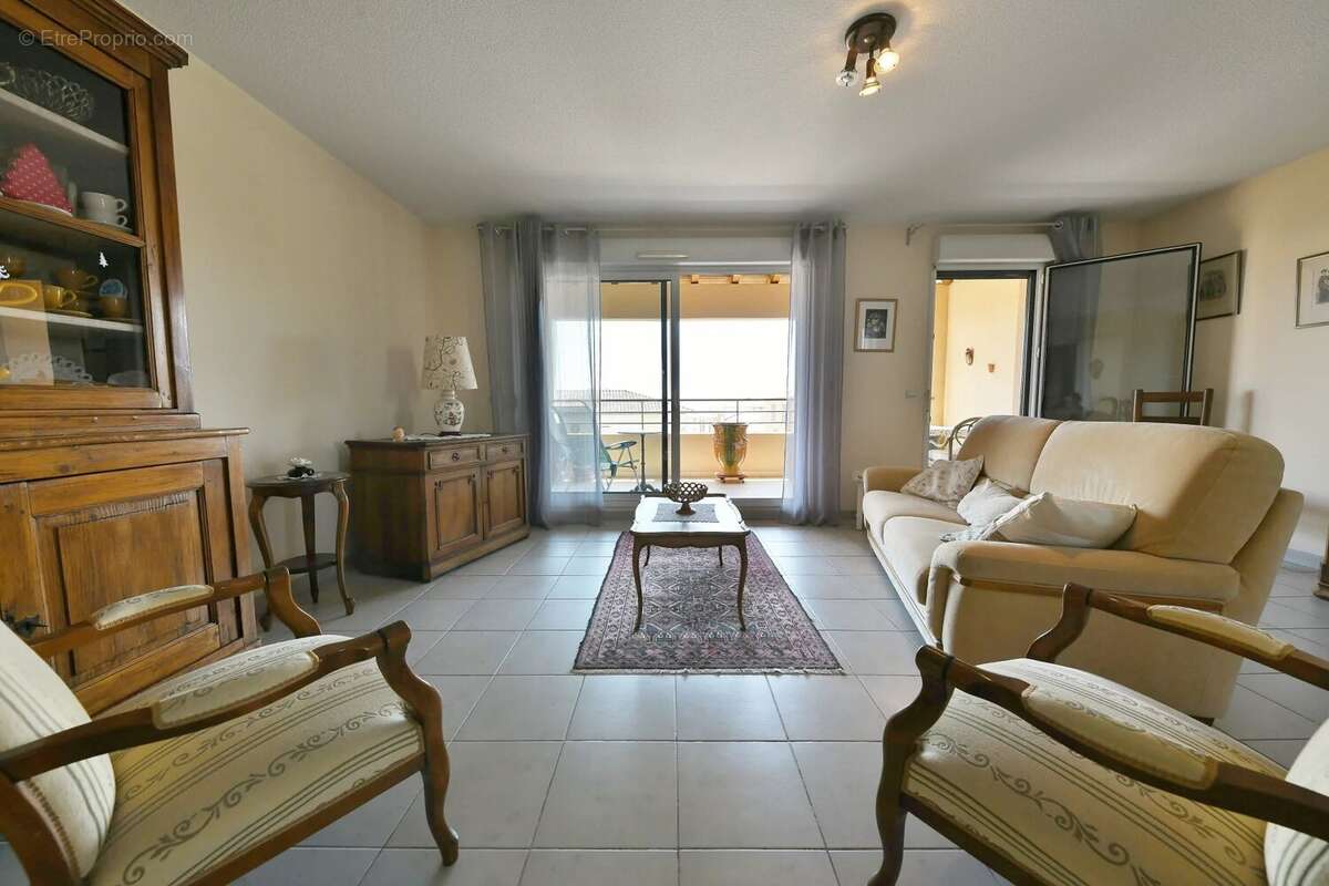 Appartement Uzès, centre-ville à pied, garage - photo 3