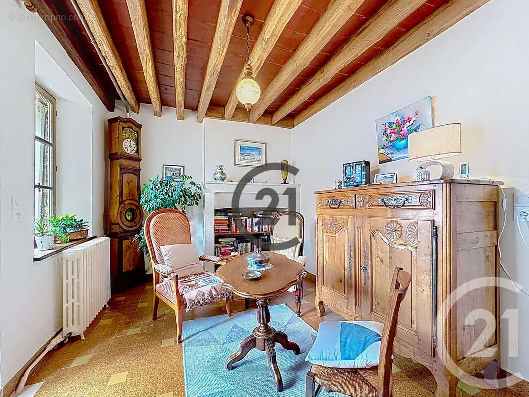 Maison 146 m² à Saint-Loup-De-Naud  - photo 12