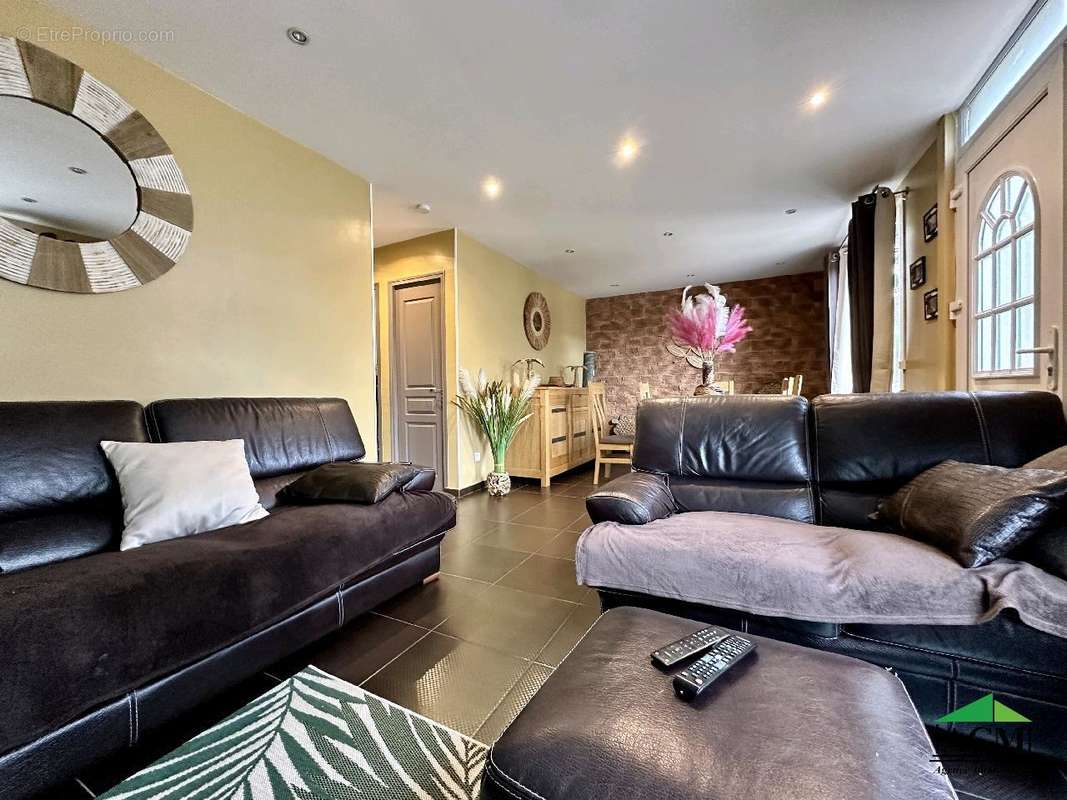 Maison à MERY-SUR-OISE