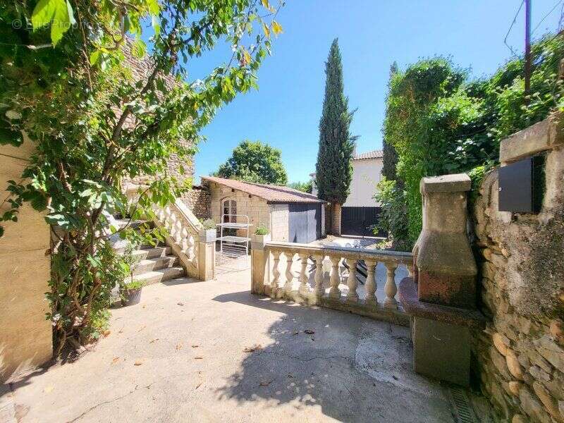 Maison à BARJAC