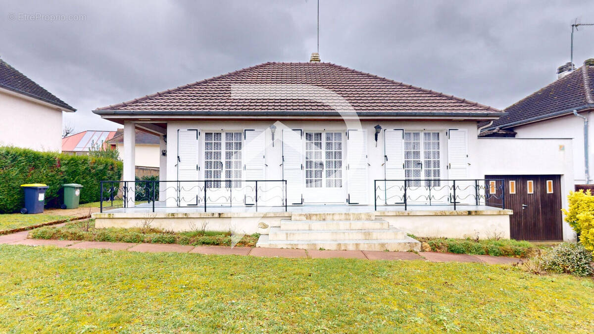 Maison à BOURAY-SUR-JUINE