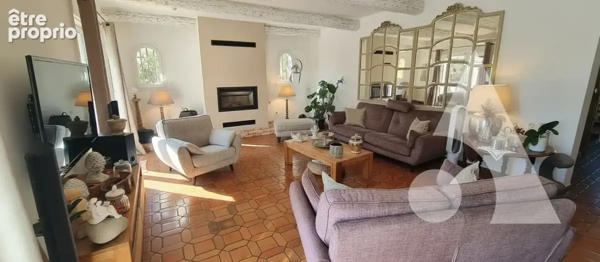 Superbe propriété à Flayosc, 10 pièces 240 m² sur plus de 6.500m² de terrain - photo 9