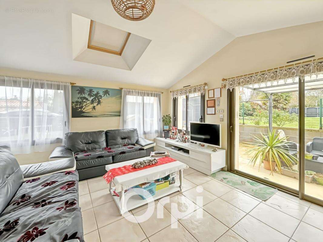 Maison à SAINT-DENIS-LA-CHEVASSE