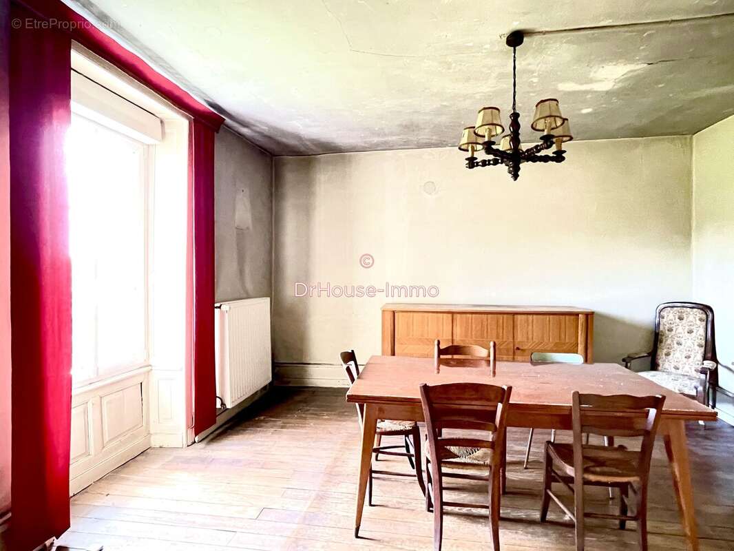 Appartement à MONTHUREUX-SUR-SAONE