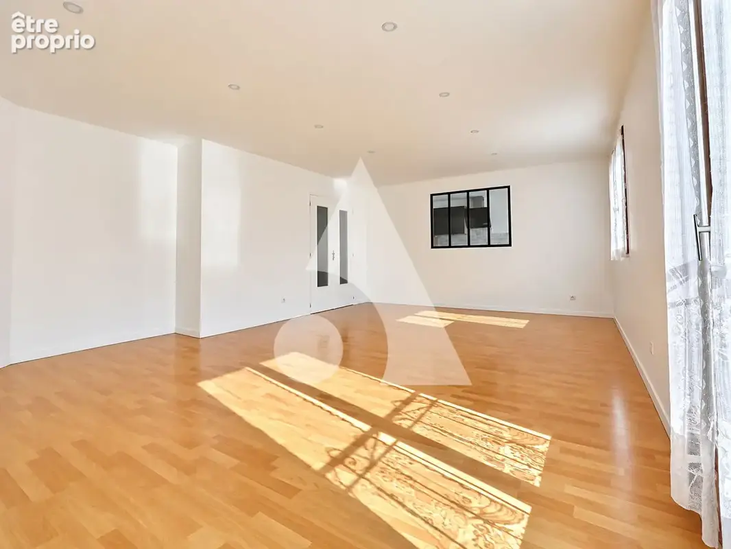 Maison Les Pavillons Sous Bois 5 pièce(s) 109 m2 - photo 2