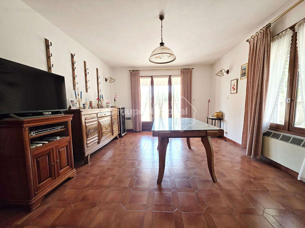Maison 4 pièces 100 m² - MIRAMAS - photo 11