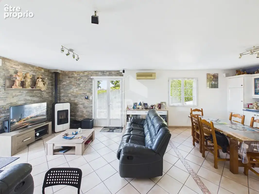 Espelette - Maison à Vendre - avec piscine au coeur d'Espelette. - photo 3