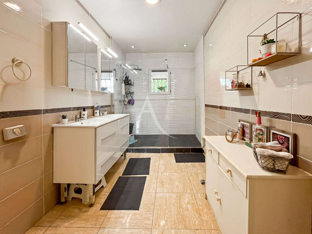 Maison à SAINT-VITE