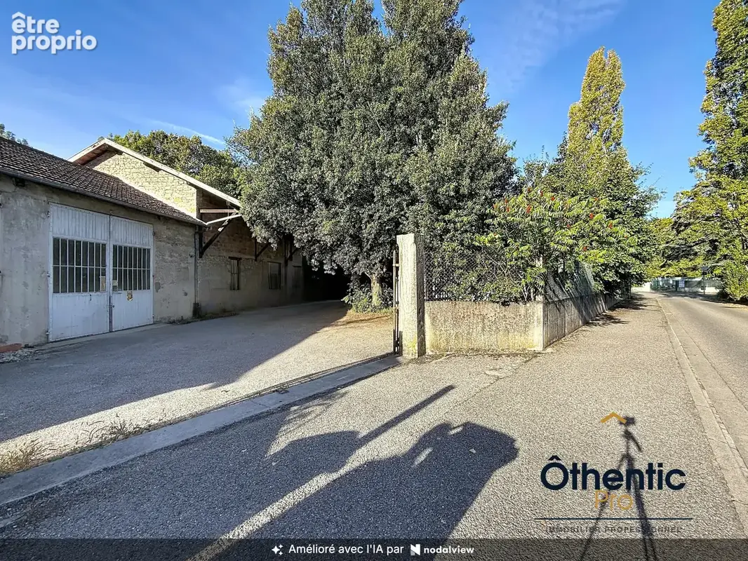 Photo Commerce à Bourgoin-Jallieu au prix de 360 000€