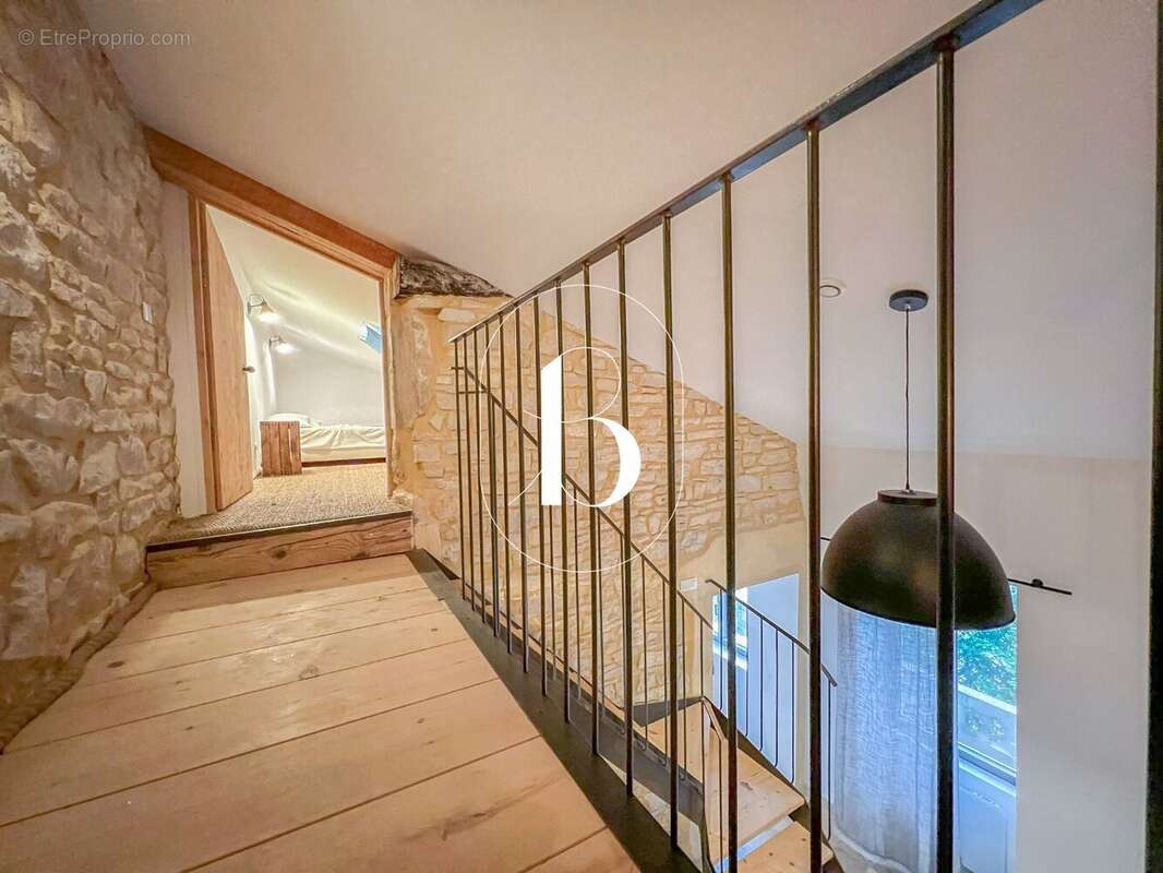 Appartement à BARJAC