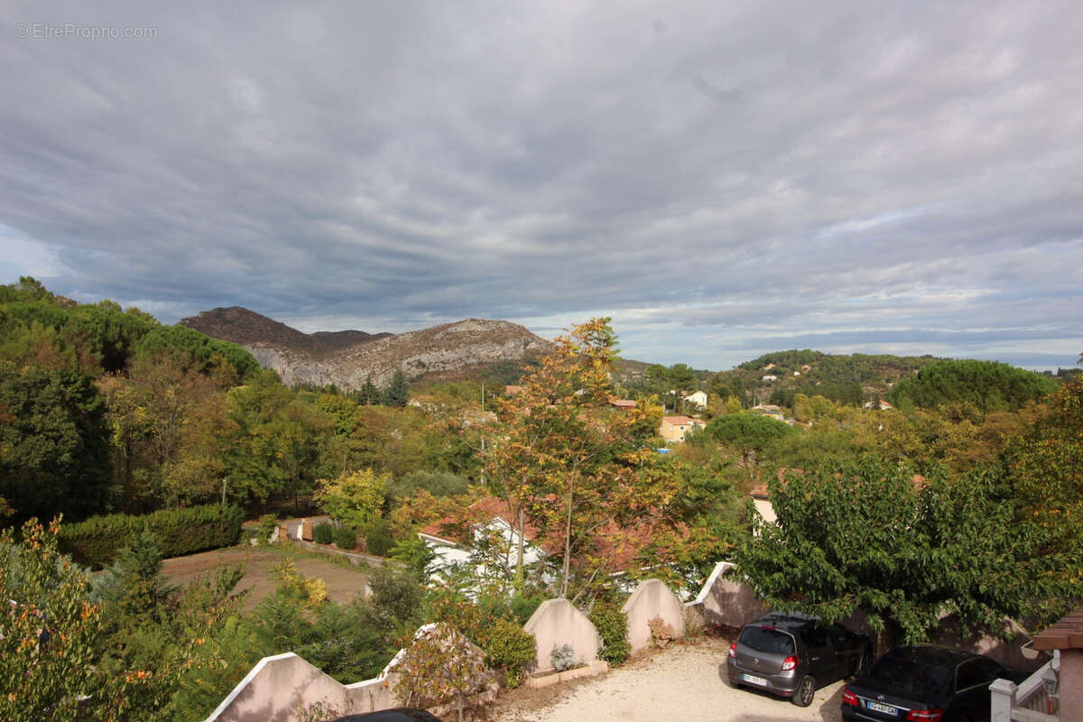 Maison de 210 m2. Terrain de 860 m2. - photo 8