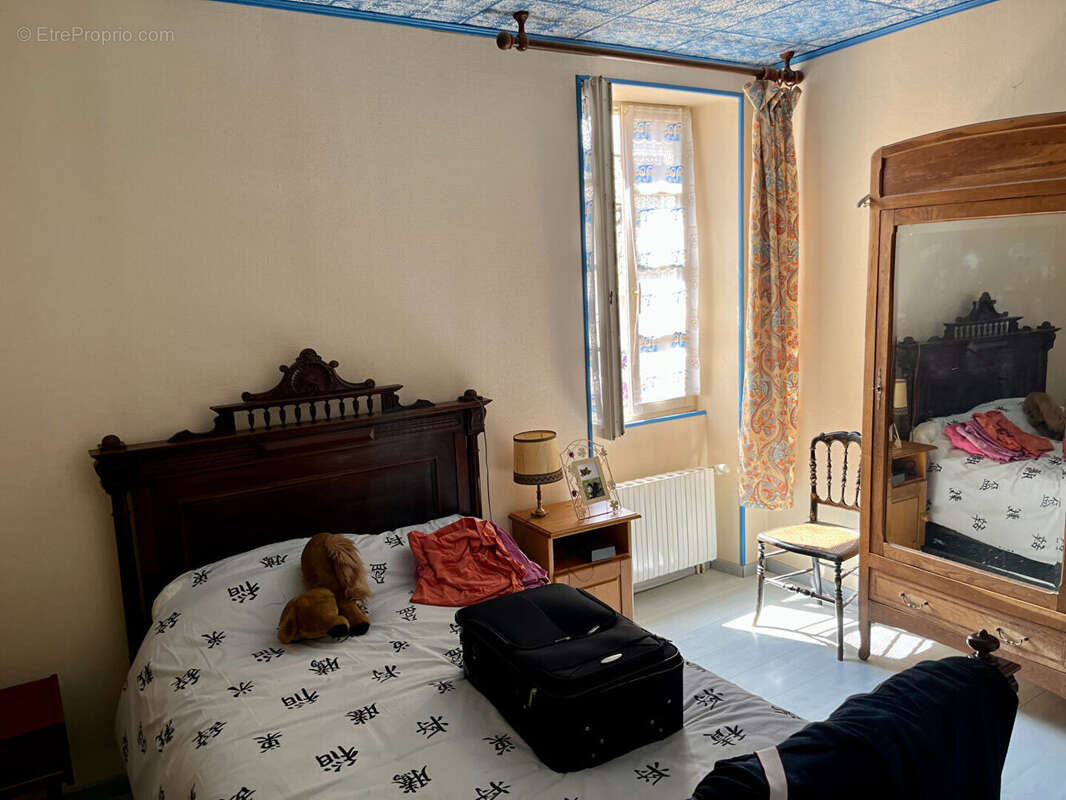 Maison à COULANGES-LA-VINEUSE