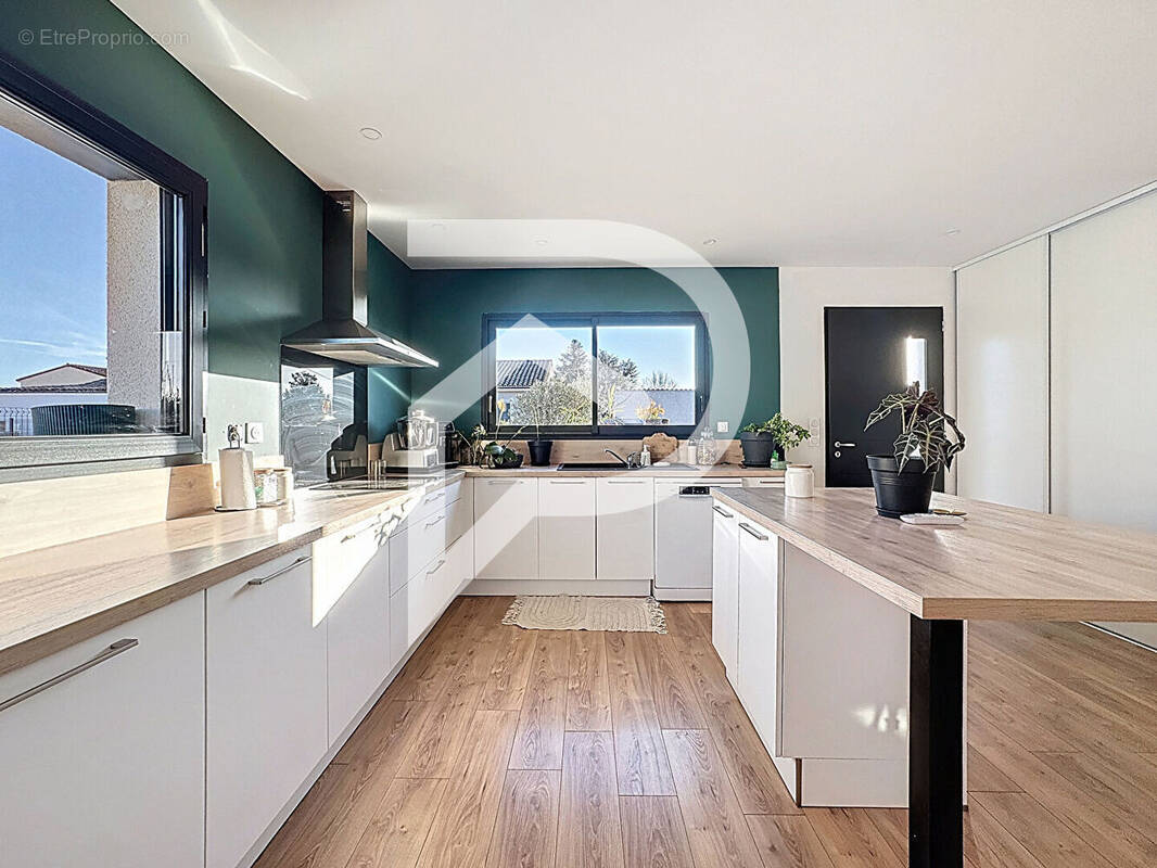 Maison à LESCURE-D'ALBIGEOIS