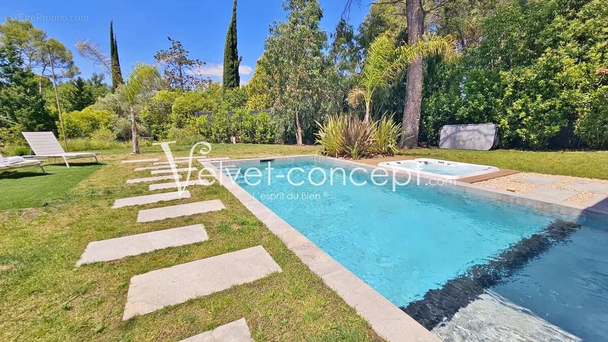Maison à MOUGINS