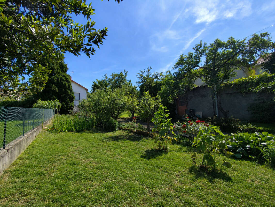 Maison dépendances atelier garage et parking - photo 3
