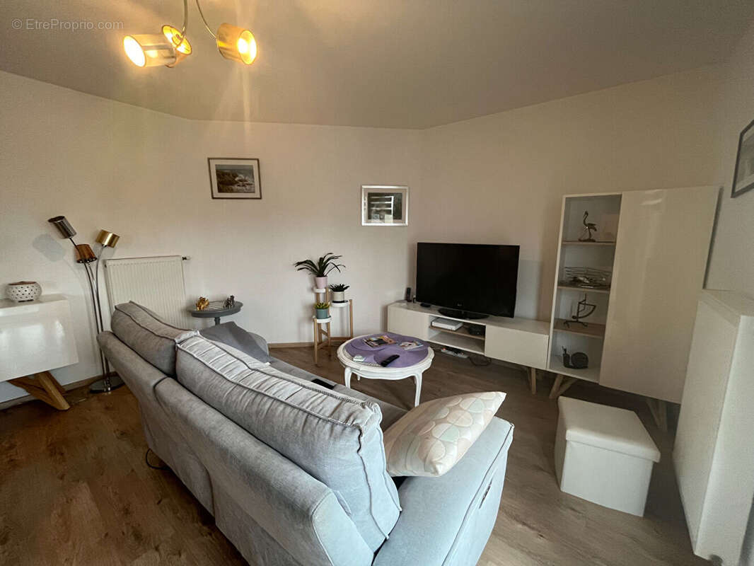 Appartement à LA CHAPELLE-SAINT-MESMIN