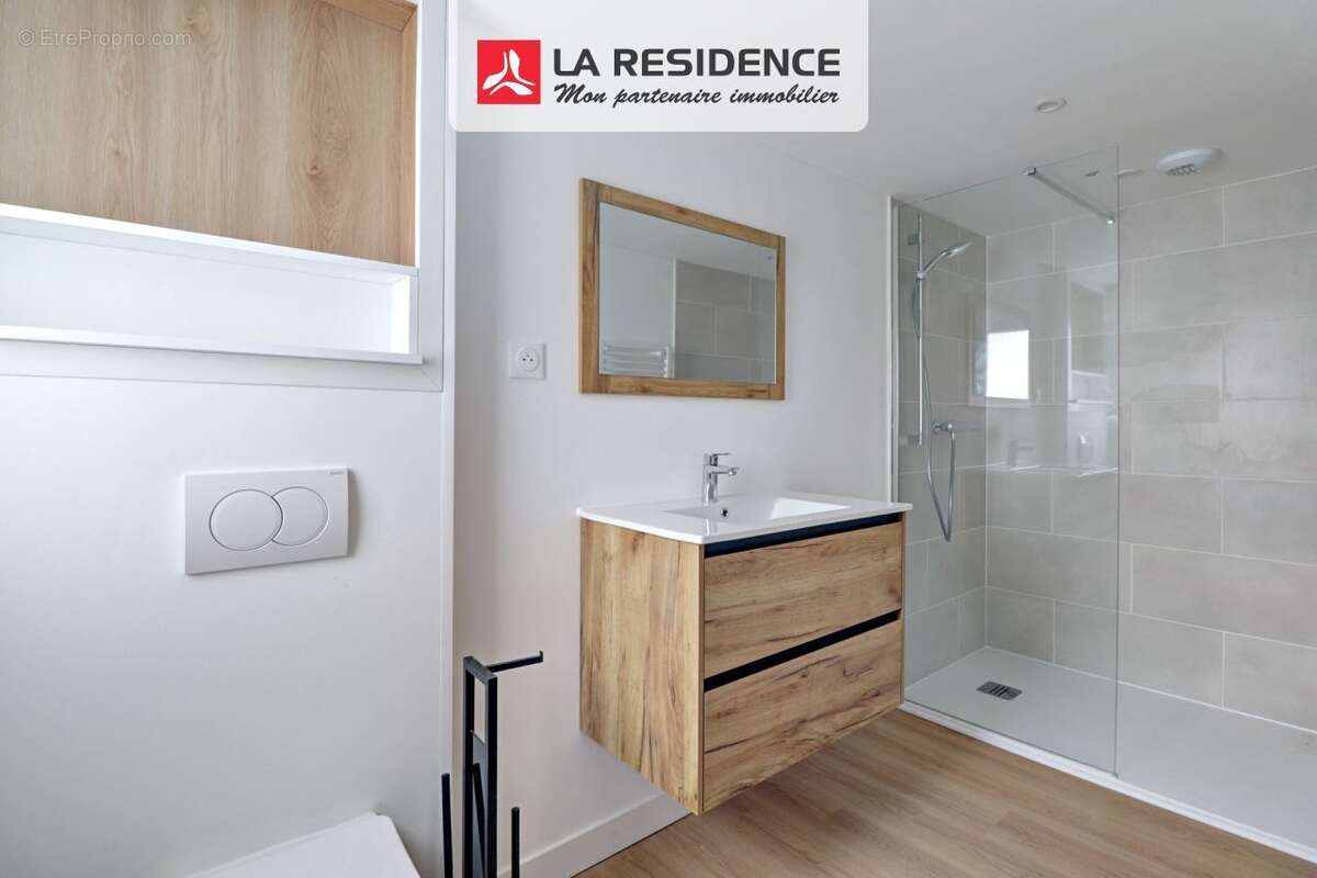 Maison à MAURECOURT