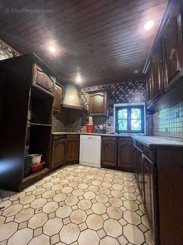 Maison à SAINT-PARIZE-LE-CHATEL