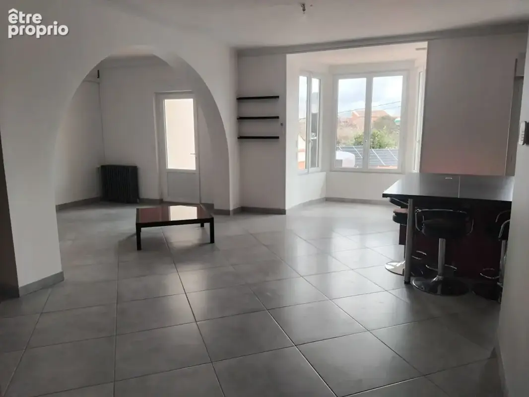 A vendre maison 8 pièces avec jardin, terrasse et vaste garage. - photo 4