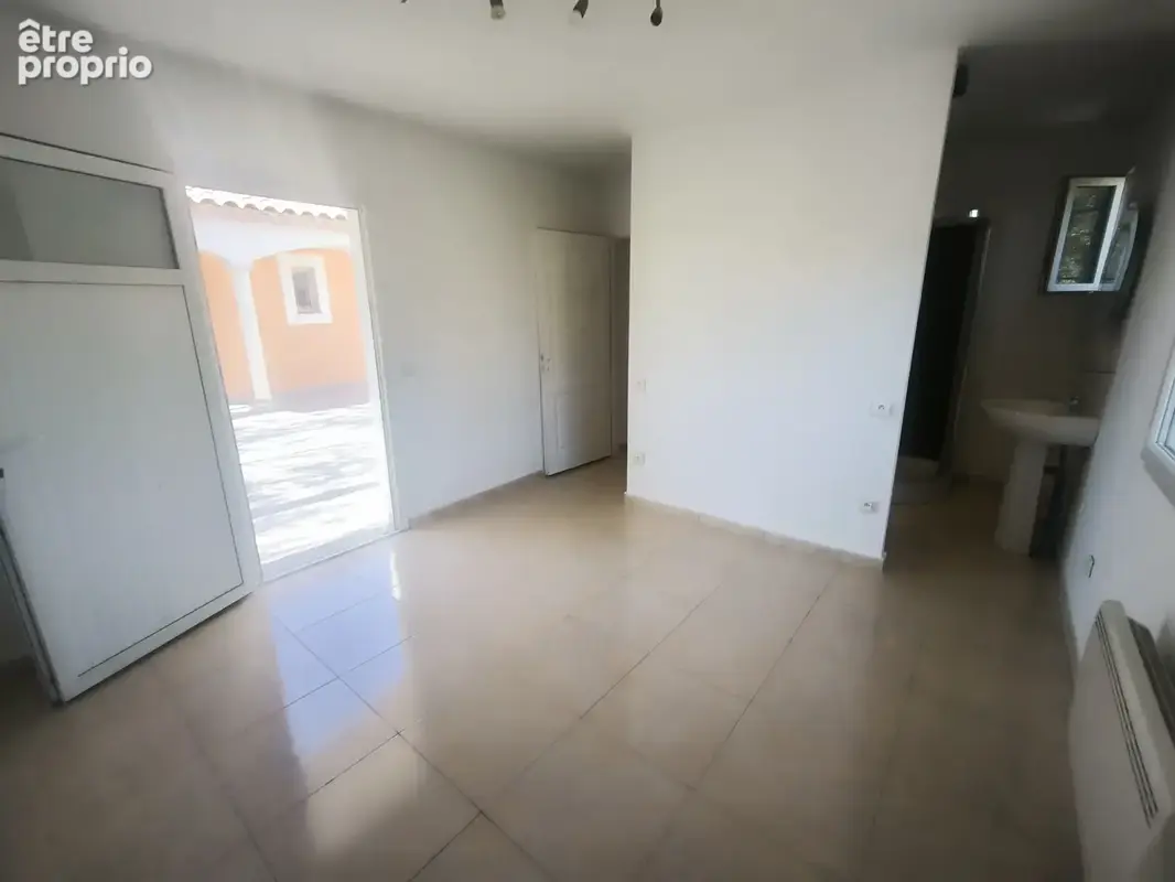 Villa de 145 m2   1 280 m2 de terrain + ancien château d’eau - photo 8