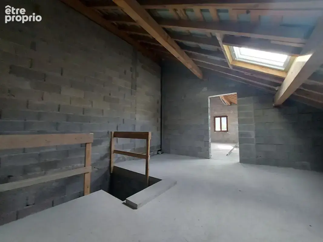 Rare à talloires-montmin, 150 m² de plateau à rénover , vue montagne , fort potentiel - photo 15