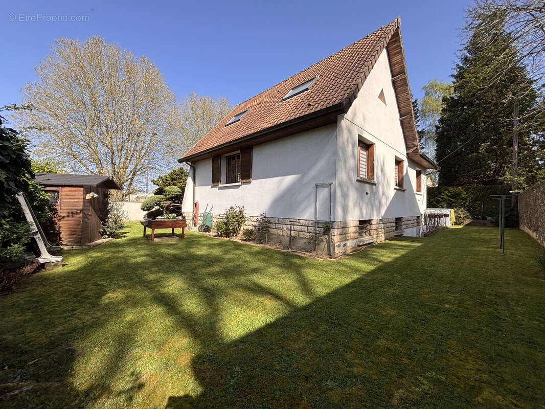 Maison à EZANVILLE