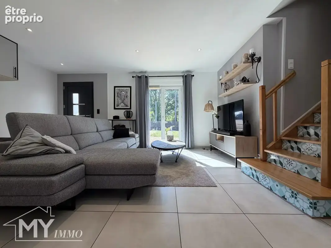 LA FORCE : Maison de 185 m² avec 5 chambres, jardin et piscine. - photo 3