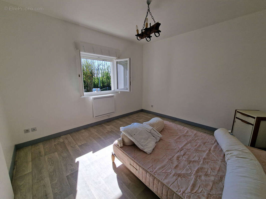 Maison à COUSSAY-LES-BOIS