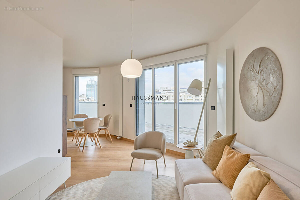 Appartement à PARIS-17E