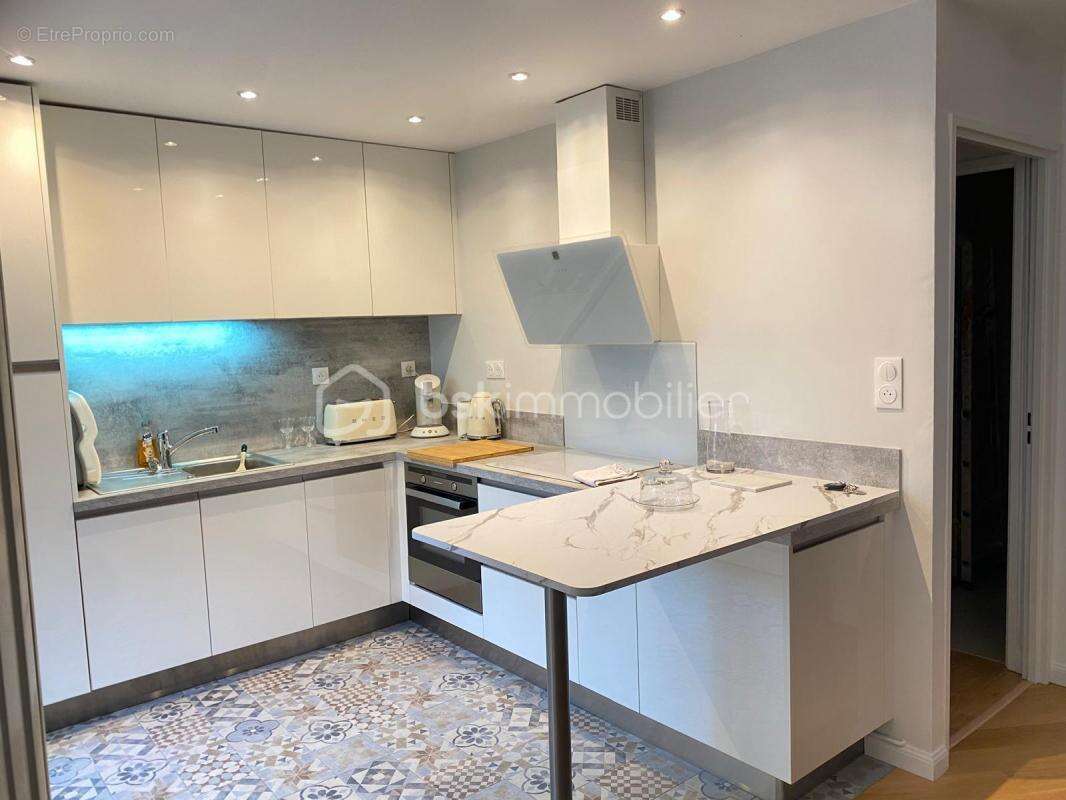 St Georges : Belles prestations, pour ce Charmant T2 rénové, dans résidence de standing - photo 3