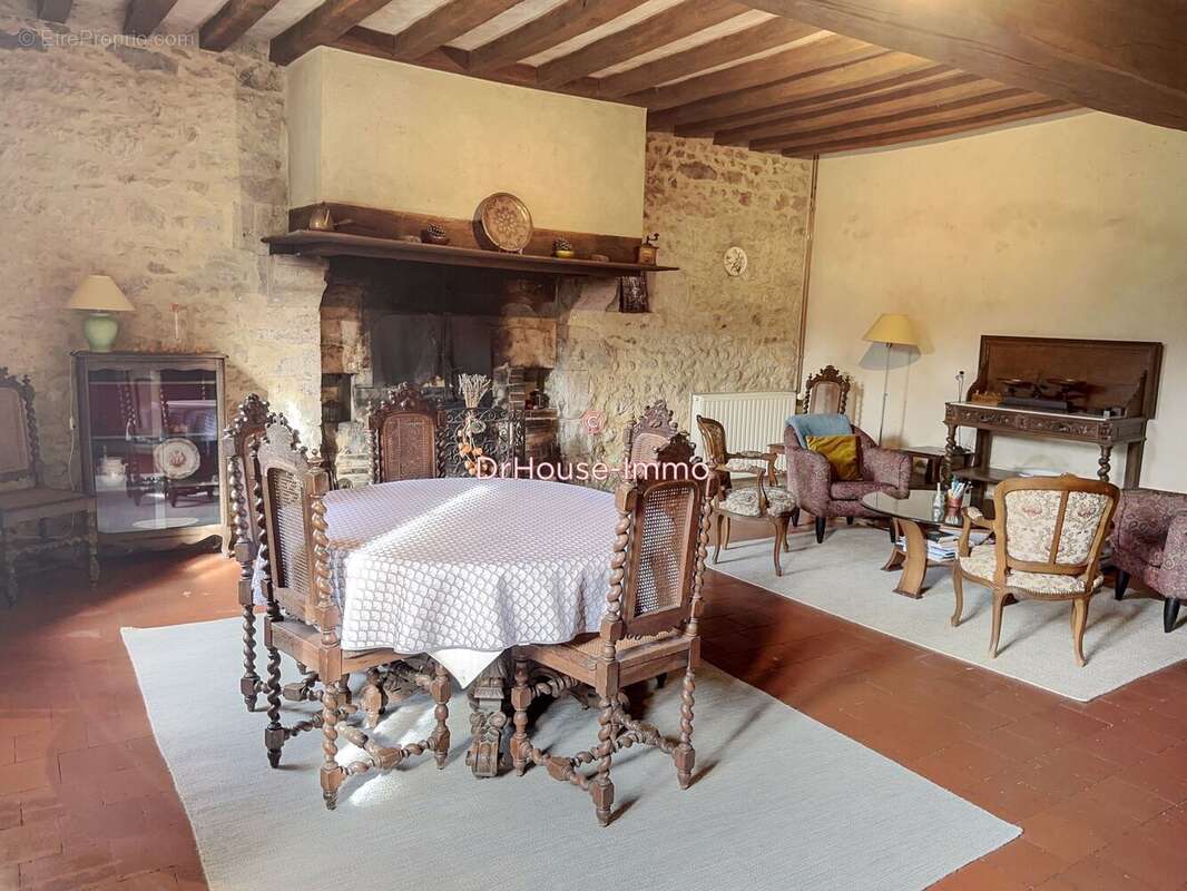 Maison à BELLOU-LE-TRICHARD