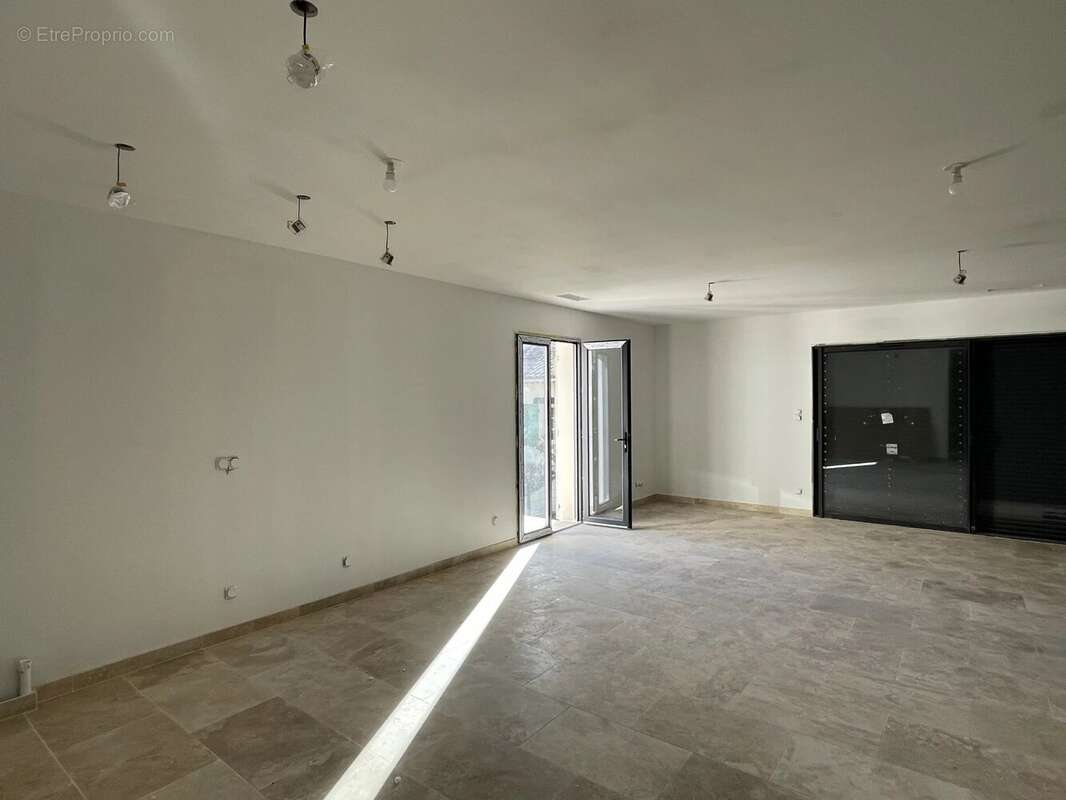 Maison à FIGANIERES