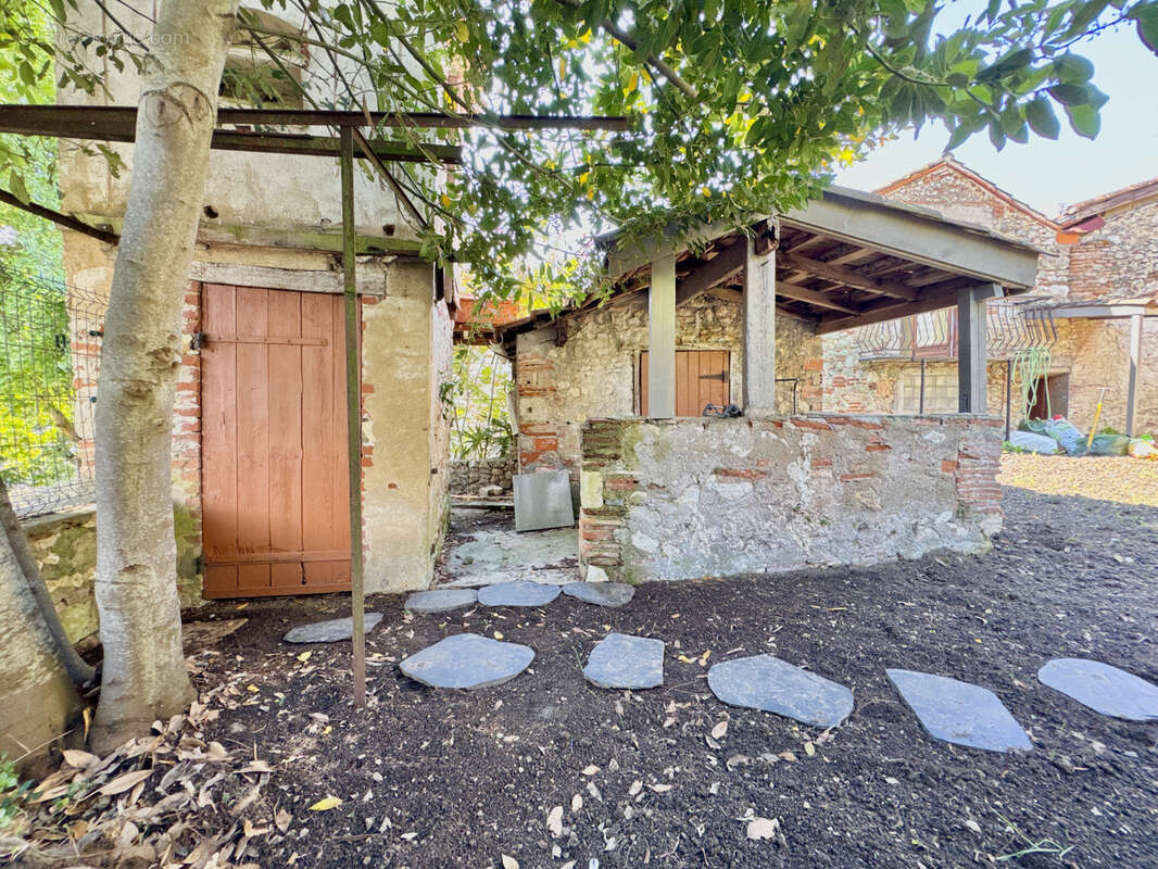 Maison de village avec garage et jardin - photo 5